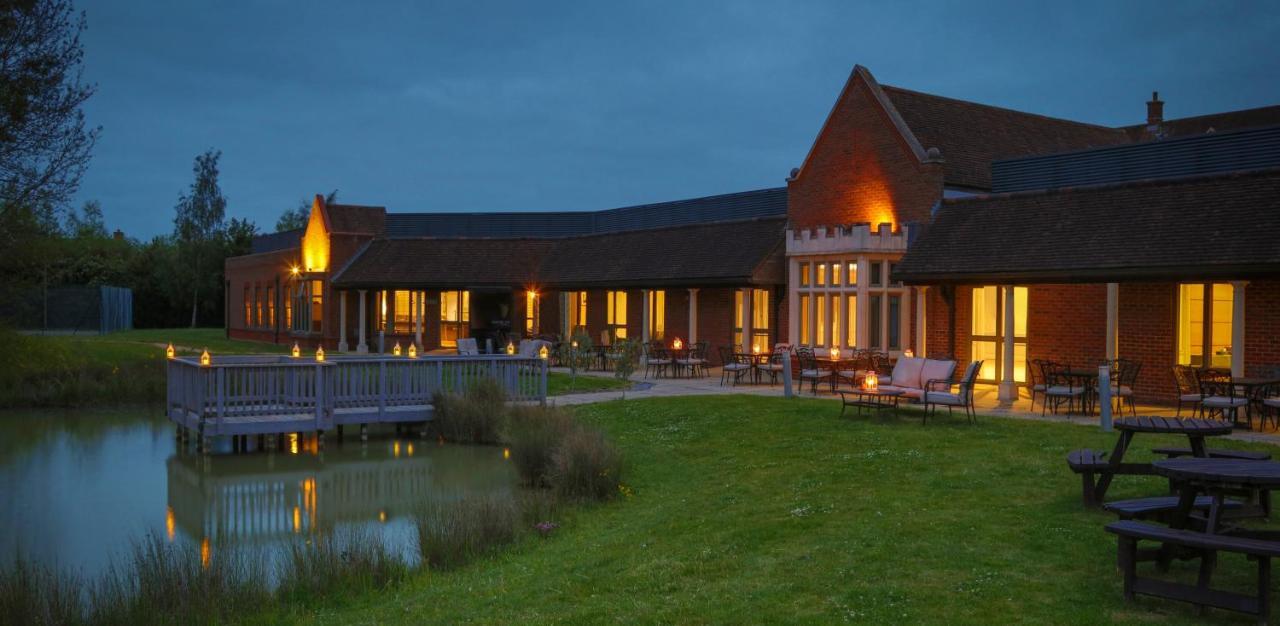 Cambridge Belfry Hotel & Spa Cambourne Exterior foto